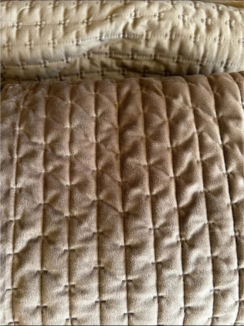 EverGrace Luxury Velvet Quilt Set King Size 3 Piece, Soft Cross-Stitch Velvet